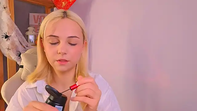 Snapshot of Charlotte_Colinss chatting on 10-25-25, 03:47 Charlotte Colinss online show from 10-25-25, 03:47