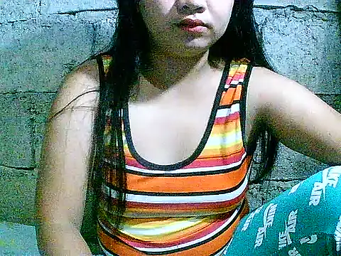 Snapshot of hotmom_pinay chatting on 10-11-25, 08:57 hotmom pinay online show from 10-11-25, 08:57