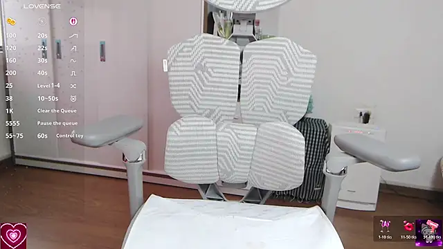 Suzie Wet Cave online show from 04-04-26, 10:24