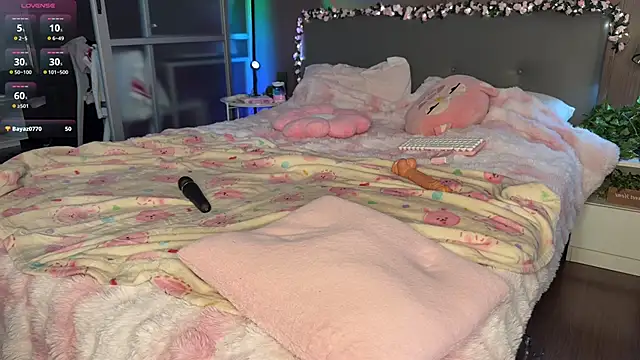 Snapshot of Lizzy_meoww chatting on 10-23-25, 07:18 Lizzy meoww online show from 10-23-25, 07:18