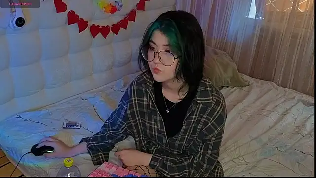 Snapshot of Miko_Meow chatting on 09-26-25, 08:40 Miko Meow online show from 09-26-25, 08:40