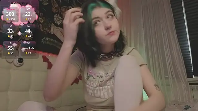 Snapshot of Miko_Meow chatting on 10-02-25, 06:53 Miko Meow online show from 10-02-25, 06:53