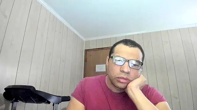 NaturalBeautyQueen online show from 06-14-26, 08:00