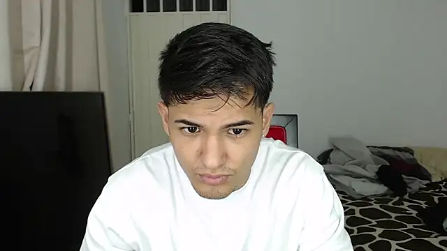 Snapshot of Alex_mojica chatting on 10-01-25, 11:27 Alex mojica online show from 10-01-25, 11:27