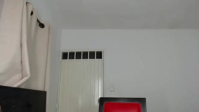 Snapshot of Alex_mojica chatting on 10-05-25, 06:12 Alex mojica online show from 10-05-25, 06:12