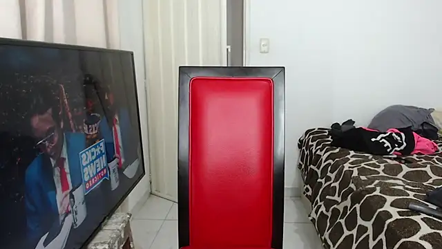 Snapshot of Alex_mojica chatting on 10-12-25, 05:06 Alex mojica online show from 10-12-25, 05:06