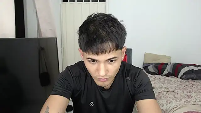 Snapshot of Alex_mojica chatting on 10-21-25, 05:08 Alex mojica online show from 10-21-25, 05:08