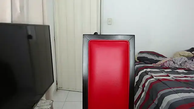 Snapshot of Alex_mojica chatting on 11-19-25, 07:30 Alex mojica online show from 11-19-25, 07:30