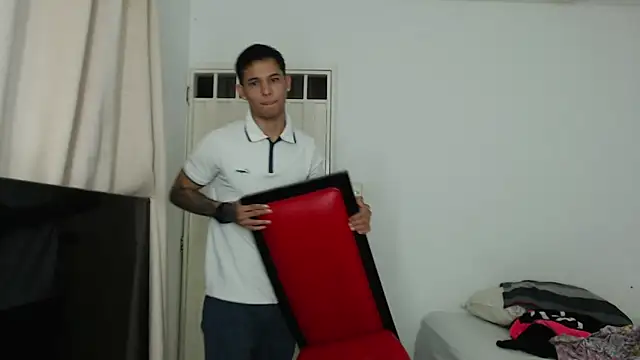 Snapshot of Alex_mojica chatting on 11-28-25, 01:25 Alex mojica online show from 11-28-25, 01:25