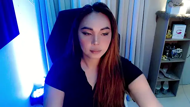 Snapshot of HolLyFaaCKer chatting on 09-30-25, 04:23 HolLyFaaCKer online show from 09-30-25, 04:23