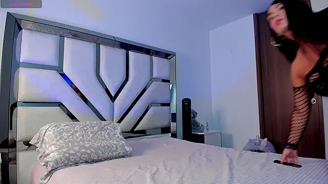 Michelle Ferrerr online show from 12-16-25, 11:15