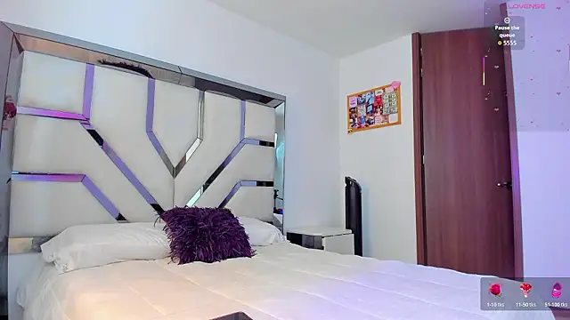 Snapshot of Michelle_Ferrerr chatting on 02-02-26, 09:02 Michelle Ferrerr online show from 02-02-26, 09:02