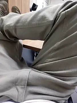 Snapshot of cherlebrow chatting on 01-13-26, 04:56 cherlebrow online show from 01-13-26, 04:56