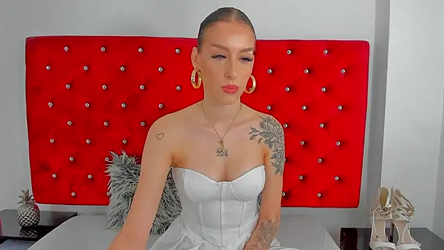 Snapshot of PleasureJasmine chatting on 11-24-25, 10:48 PleasureJasmine online show from 11-24-25, 10:48