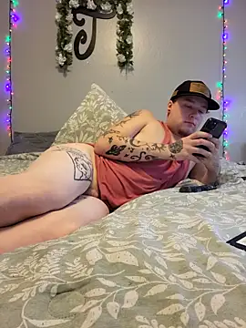 Snapshot of matty244 chatting on 10-18-25, 10:54 matty244 online show from 10-18-25, 10:54