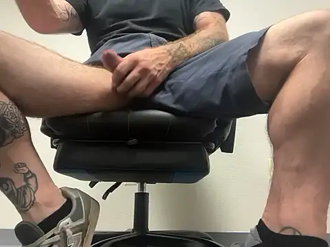 Snapshot of bearcub300 chatting on 09-22-25, 07:27 bearcub300 online show from 09-22-25, 07:27