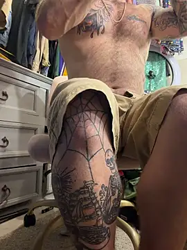 Snapshot of bearcub300 chatting on 10-22-25, 05:41 bearcub300 online show from 10-22-25, 05:41