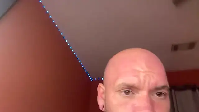 Snapshot of bearcub300 chatting on 11-06-25, 05:08 bearcub300 online show from 11-06-25, 05:08