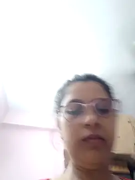 Snapshot of thanusi_2 chatting on 09-08-25, 03:55 thanusi 2 online show from 09-08-25, 03:55