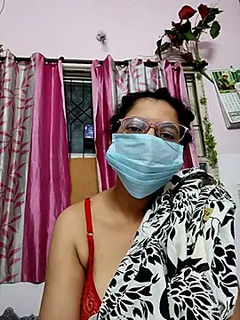 Snapshot of thanusi_2 chatting on 09-15-25, 04:51 thanusi 2 online show from 09-15-25, 04:51