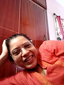 Snapshot of thanusi_2 chatting on 09-19-25, 05:53 thanusi 2 online show from 09-19-25, 05:53