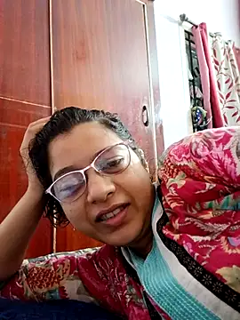 Snapshot of thanusi_2 chatting on 09-20-25, 12:11 thanusi 2 online show from 09-20-25, 12:11