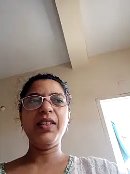 Snapshot of thanusi_2 chatting on 09-22-25, 06:37 thanusi 2 online show from 09-22-25, 06:37