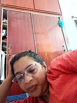 Snapshot of thanusi_2 chatting on 09-26-25, 12:47 thanusi 2 online show from 09-26-25, 12:47