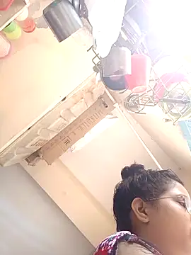 Snapshot of thanusi_2 chatting on 09-29-25, 03:44 thanusi 2 online show from 09-29-25, 03:44