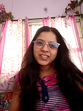 Snapshot of thanusi_2 chatting on 10-11-25, 06:56 thanusi 2 online show from 10-11-25, 06:56