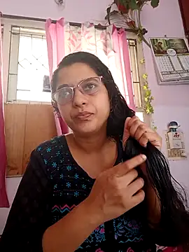 Snapshot of thanusi_2 chatting on 10-13-25, 06:46 thanusi 2 online show from 10-13-25, 06:46