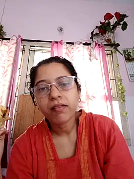 Snapshot of thanusi_2 chatting on 10-14-25, 04:02 thanusi 2 online show from 10-14-25, 04:02