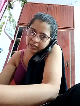 Snapshot of thanusi_2 chatting on 10-14-25, 04:19 thanusi 2 online show from 10-14-25, 04:19