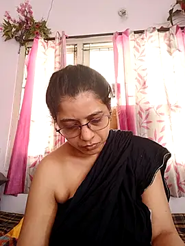 Snapshot of thanusi_2 chatting on 10-18-25, 07:20 thanusi 2 online show from 10-18-25, 07:20