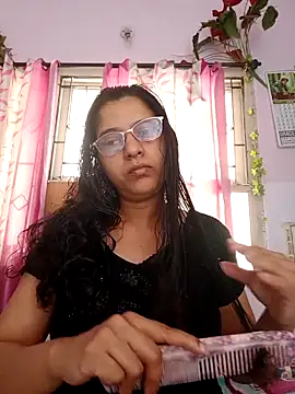 Snapshot of thanusi_2 chatting on 10-23-25, 07:18 thanusi 2 online show from 10-23-25, 07:18