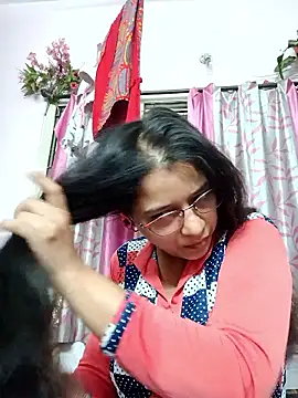 Snapshot of thanusi_2 chatting on 10-26-25, 03:18 thanusi 2 online show from 10-26-25, 03:18