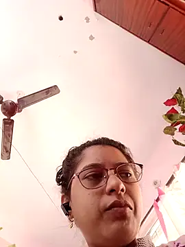 Snapshot of thanusi_2 chatting on 11-10-25, 05:50 thanusi 2 online show from 11-10-25, 05:50