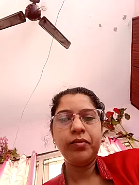 Snapshot of thanusi_2 chatting on 11-13-25, 06:45 thanusi 2 online show from 11-13-25, 06:45