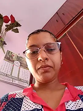 Snapshot of thanusi_2 chatting on 11-14-25, 04:33 thanusi 2 online show from 11-14-25, 04:33