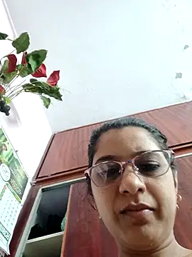 Snapshot of thanusi_2 chatting on 11-14-25, 04:38 thanusi 2 online show from 11-14-25, 04:38