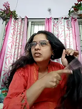 Snapshot of thanusi_2 chatting on 11-15-25, 11:40 thanusi 2 online show from 11-15-25, 11:40