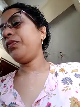 Snapshot of thanusi_2 chatting on 11-20-25, 07:08 thanusi 2 online show from 11-20-25, 07:08