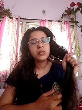 Snapshot of thanusi_2 chatting on 11-23-25, 06:24 thanusi 2 online show from 11-23-25, 06:24