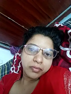 Snapshot of thanusi_2 chatting on 11-25-25, 12:43 thanusi 2 online show from 11-25-25, 12:43