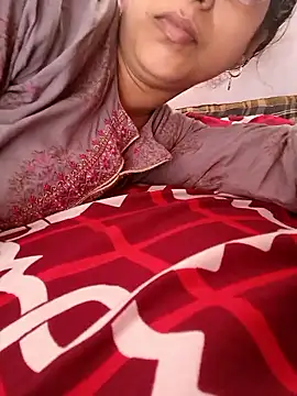 Snapshot of thanusi_2 chatting on 11-28-25, 07:00 thanusi 2 online show from 11-28-25, 07:00