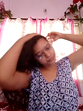 Snapshot of thanusi_2 chatting on 12-02-25, 05:57 thanusi 2 online show from 12-02-25, 05:57