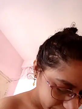 Snapshot of thanusi_2 chatting on 12-05-25, 06:22 thanusi 2 online show from 12-05-25, 06:22