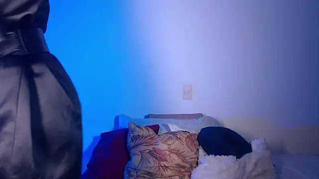 Theevae online show from 04-29-26, 02:59