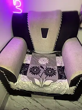 Delisha143 online show from 04-22-26, 05:10