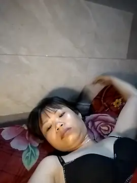 LinhNa999 online show from 12-20-25, 07:15